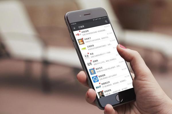 第一次约微信认识的女生出来该干什么去，去接她的时候看到她该怎么说？